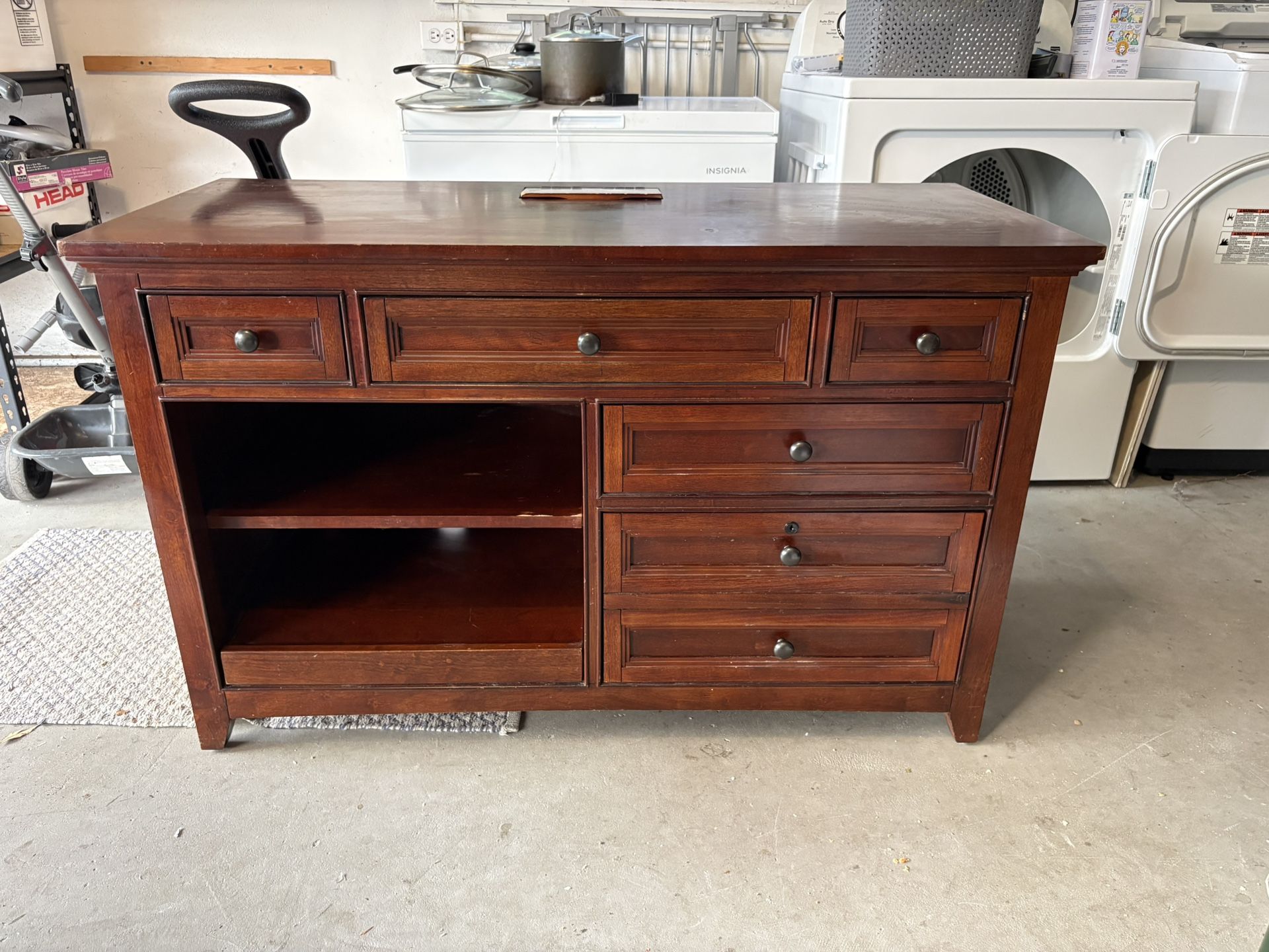 TV Cabinet / Credenza