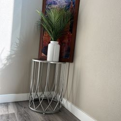 Side table Good  condition