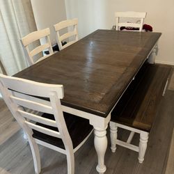 7 Peace, Dining Room Set