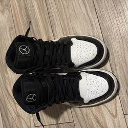 Shoes 9.5