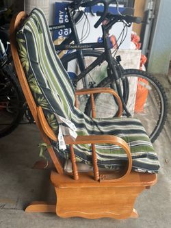 glider/rocker nursery chair