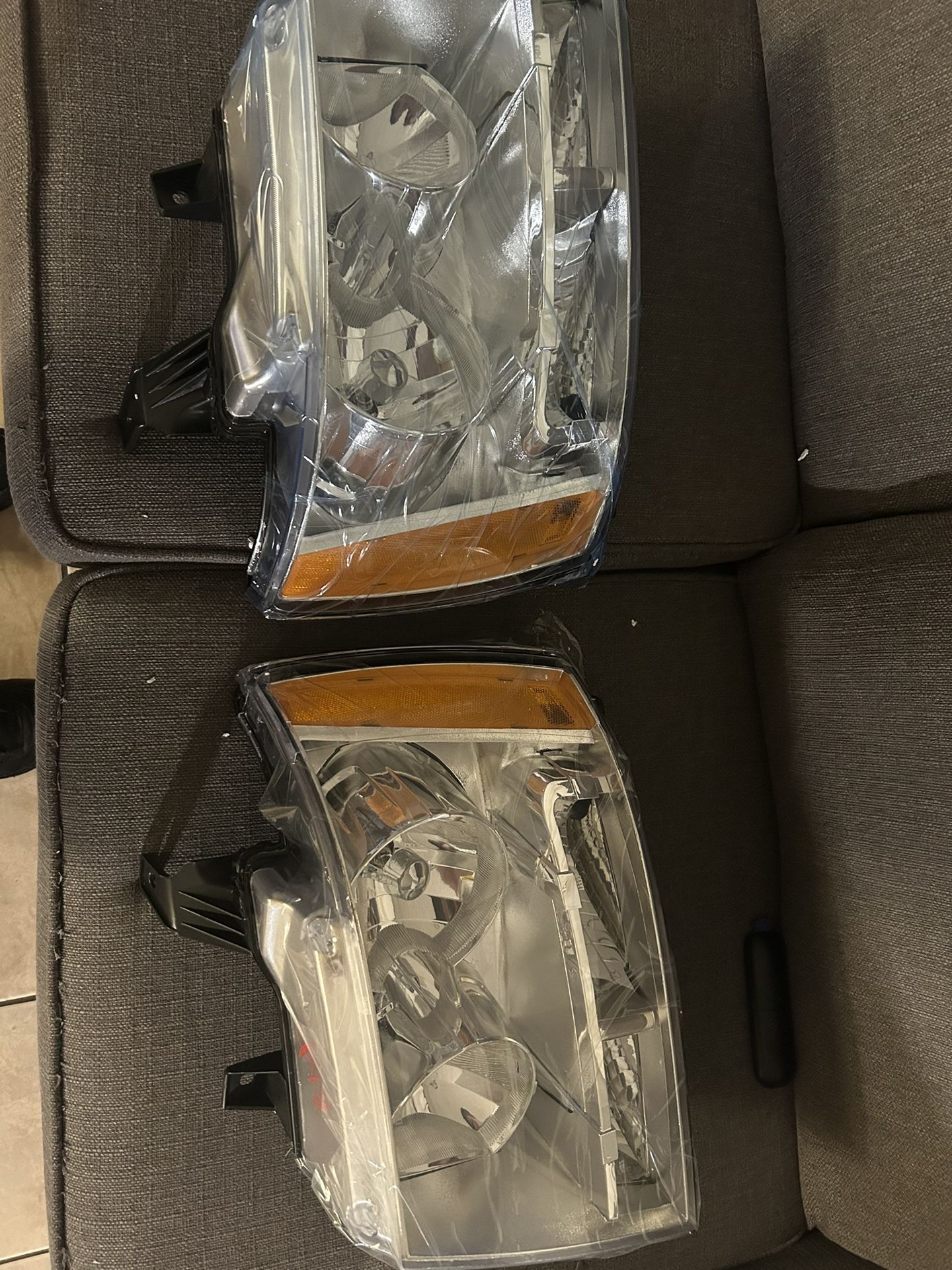 Headlight Assembly for Chevy Avalanche Headlight Assembly 