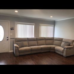 Power Reclining Sectional 