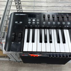 Maudio Oxygen 61 Keyboard 