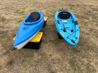 2 kayaks