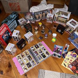 HUGE LOT OFF STRANGER THINGS FUNKO POP ELEVEN, ROBIN,STEVE,EDDIE,GROUP OF THEM IN GHOST BUSTER COSTUME SO MUCH MORE!