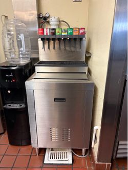 8 Valve Soda Machine w/ Carbonator