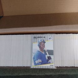 Fleer 1989 Fleer Baseball Set Includes Ken Griffey Jr Rookie Cards Plus 5 Donruss 1989 Donruss Unopened Packs.  Cash Porch Pickup Redmond 