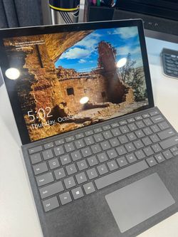 Microsoft Surface Pro 5th Gen Intel i5 8GB RAM Windows 10 Pro