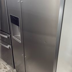 Whirlpool Refrigerator 