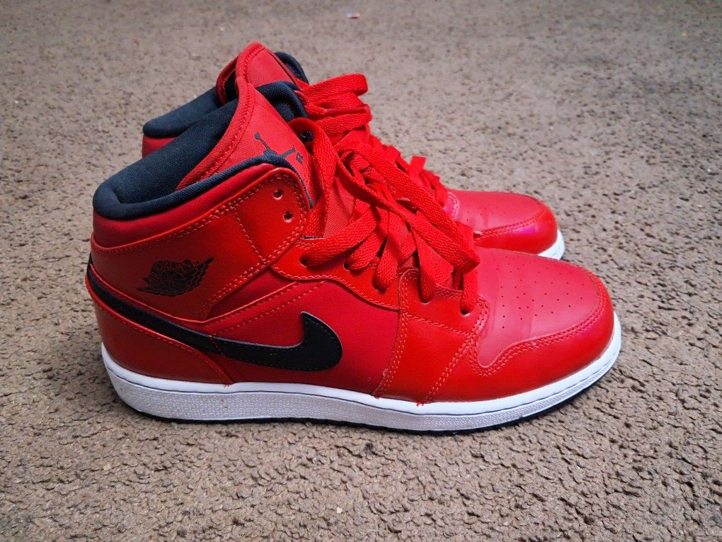Air Jordan 1 Retro Mid GS 'Gym Red' - Size 6.5Y