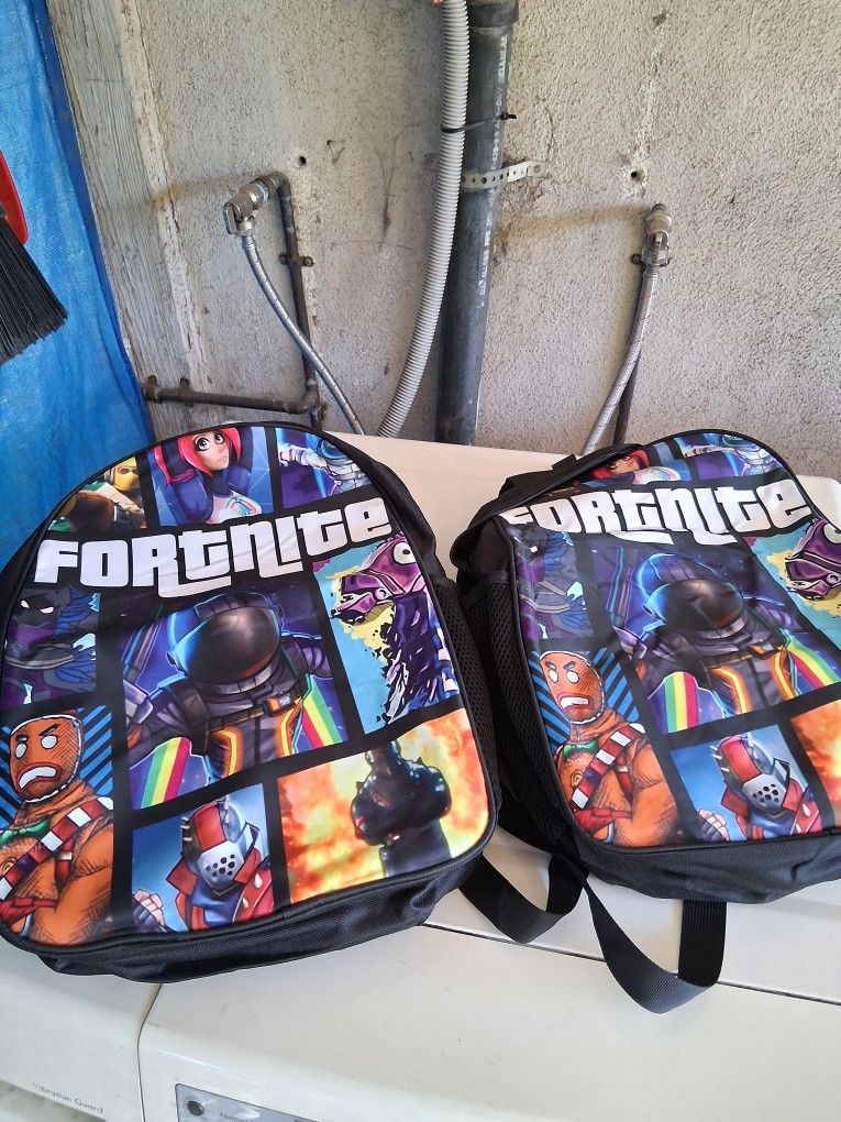 2 KIDS BACKPACK LIKE NEW $15 EACH PICK UP IN SUN VALLEY