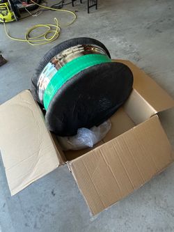Wire wheels 24x10 No hub caps included