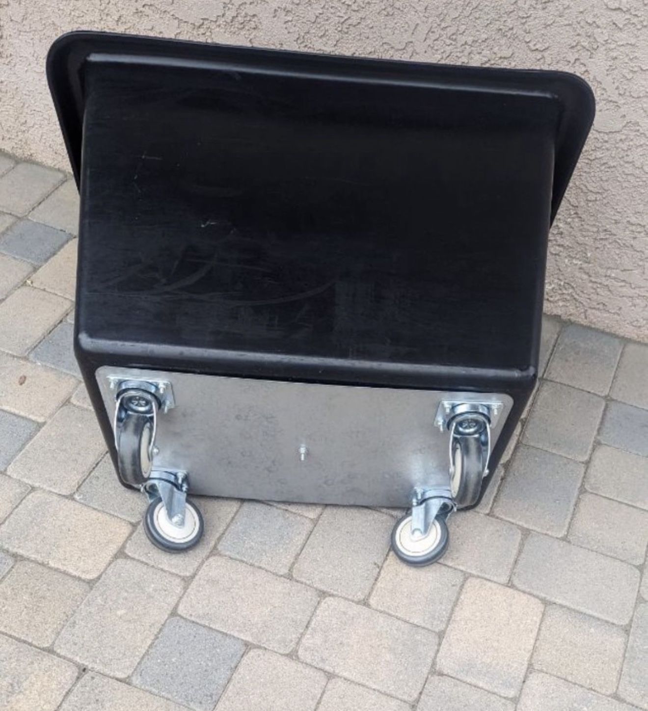 Uline 6 Bushel Poly Box