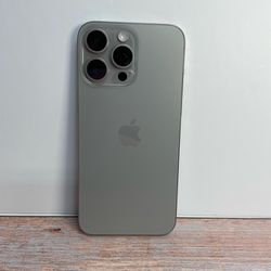 iPhone 15 Pro Max - Unlocked - 256GB