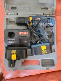 RYOBI 18.0V DRILL WITH BATTERY AND CHARGER