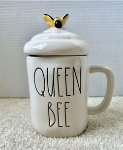 Rae Dunn By Magenta Queen Bee White Ceramic Mug With Beehive Topper Lid 213