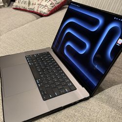 Apple M1 MacBook Pro, 16-inch, 16gb, 1TB