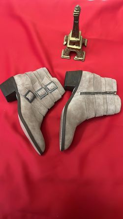 Sole/Society Ankle Booties Taupe Color Size 6.5 For Women 