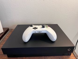Xbox One X + 1 controller