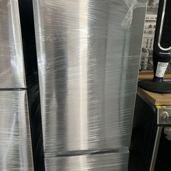 Open Box Refrigerator Insignia 