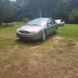 2001 Ford Taurus