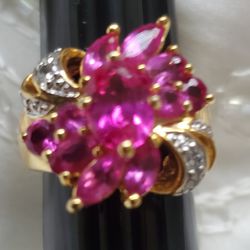 Pretty 925 Gold Ring With Reddish Stones - CZs - 6