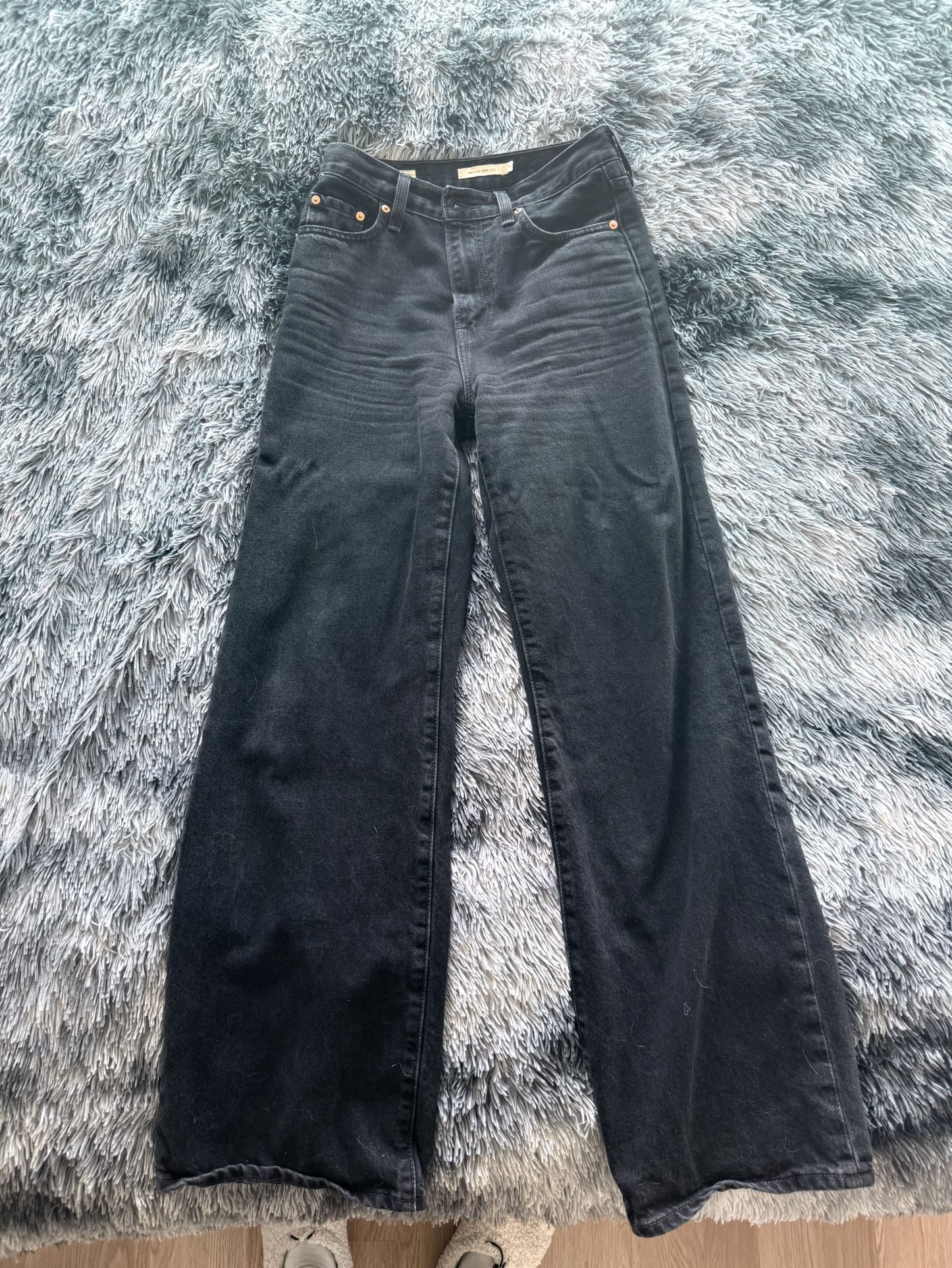 Levi’s Wideleg Jean