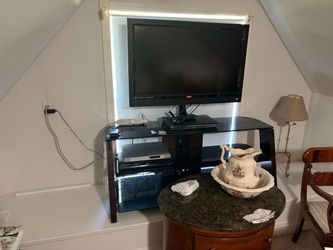 Vizio Flat Screen TV + Glass TV Stand
