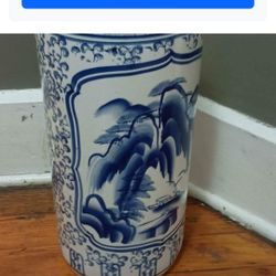 Large chinese blue and black vase, 