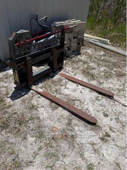 Skid steer Pallet fork