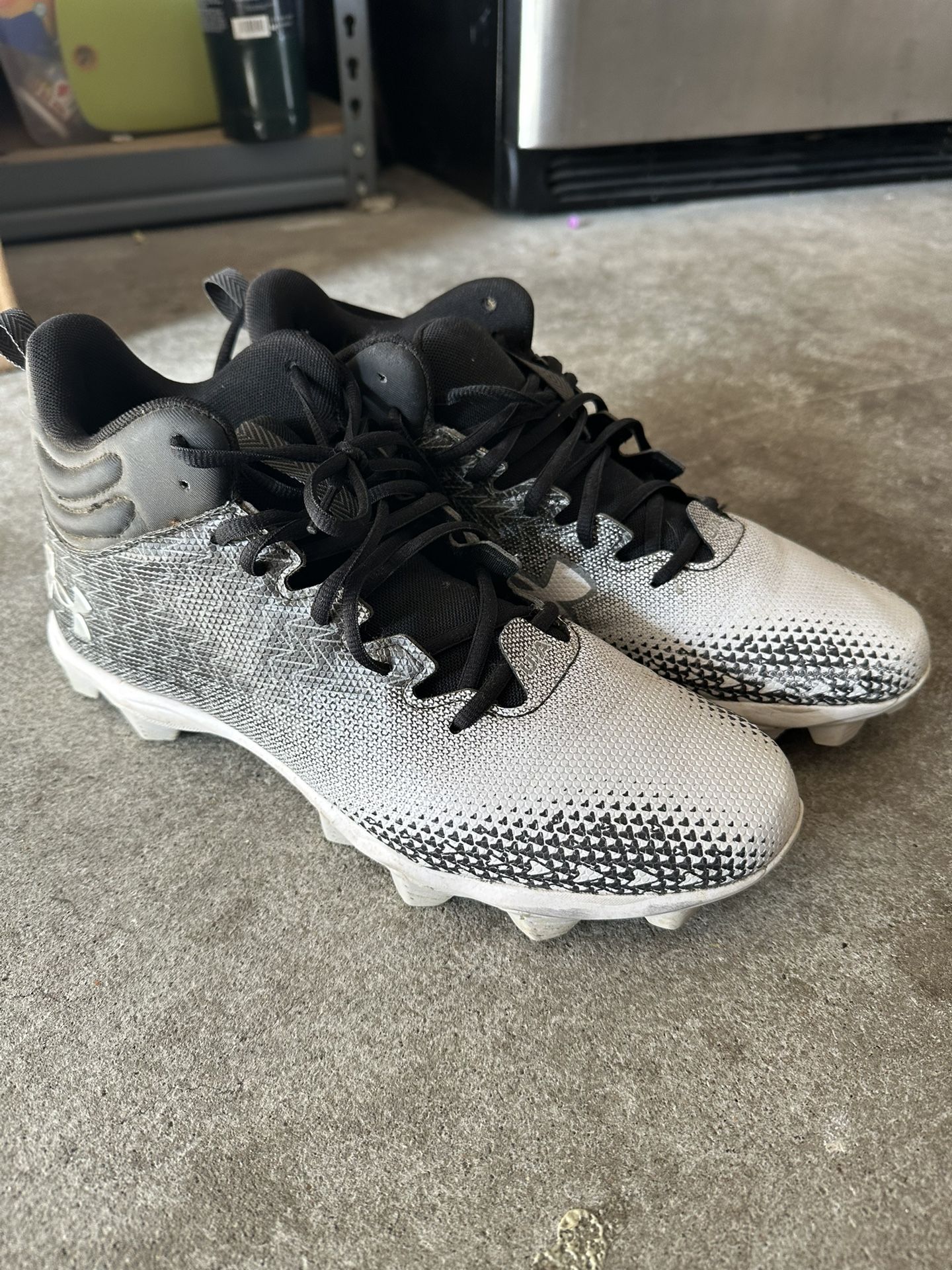 Softball/baseball cleats
