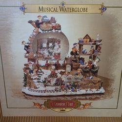 Musical Waterglobe 2000 Collectors Edition 