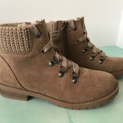 Girls Hiking Boots, Size 2
