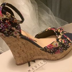 Lady Size 9  Wedge Shoes
