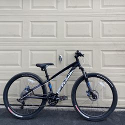 Specialized Hardrock Sport Disc – 13” Frame – 26” Wheels – 21-Speed – Disc Brakes Bike Bicycle