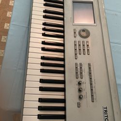  61 Keys Korg Triton Keyboard