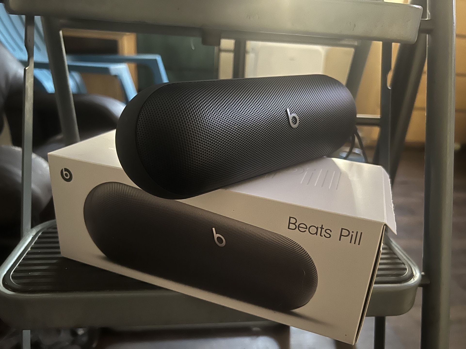 Selling Beats Pill - Black