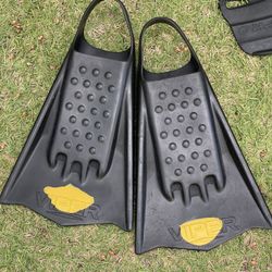 FINS Swim Surf Dive 