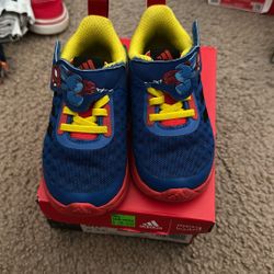 Kids Adidas X Marvel Size 6k