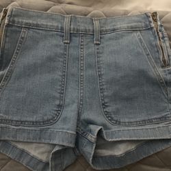 Levi Shorts 
