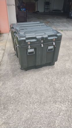 PELICAN HARDIGG Military Surplus Transport Storage Case w wheels