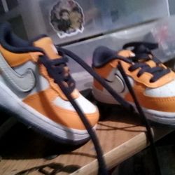 Nike Air Force 1 Low  Clownfish Size 5c