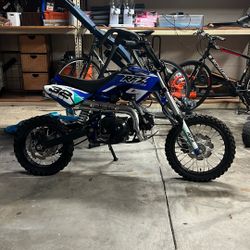 Apollo 125cc Dirt bike 