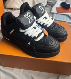 New LV Black Shoes Size 8