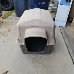 Dog House (Medium To Larger Breed) 