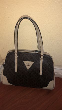 GUESS PURSE