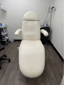 2 Medical / Aesthetic Treatment Chairs – Fully Adjustable – $900 OBO