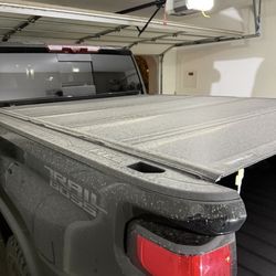 GM Hard Folding Bed Cover