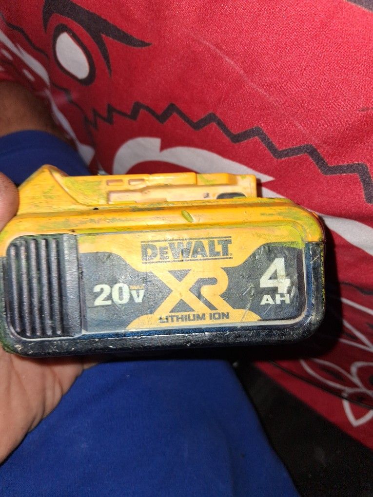 Dewalt 4 Amp Battery